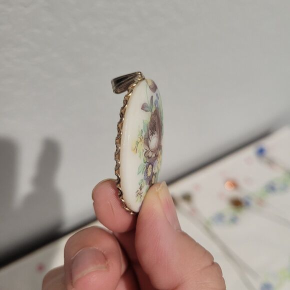 Vintage Victorian Hand Painted Porcelain China Pendant Pink Yellow Blue Roses - Picture 8 of 11